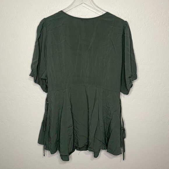 Torrid Green Button Front Side Tie Flowy Blouse Top 3 3X 22/24 - Picture 7 of 7